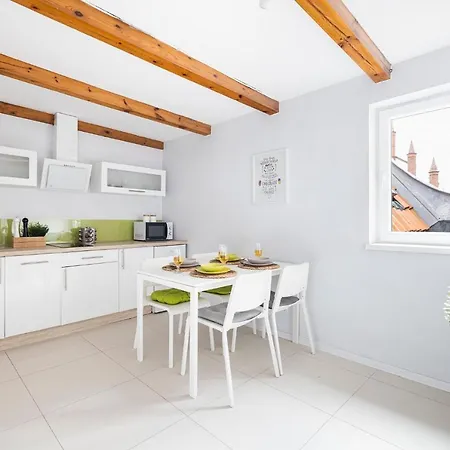 Artus Apartment *